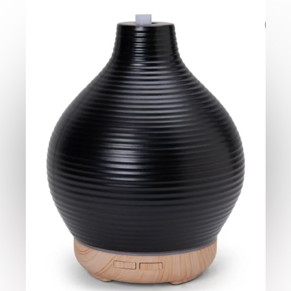 Black textured ceramic diffuser